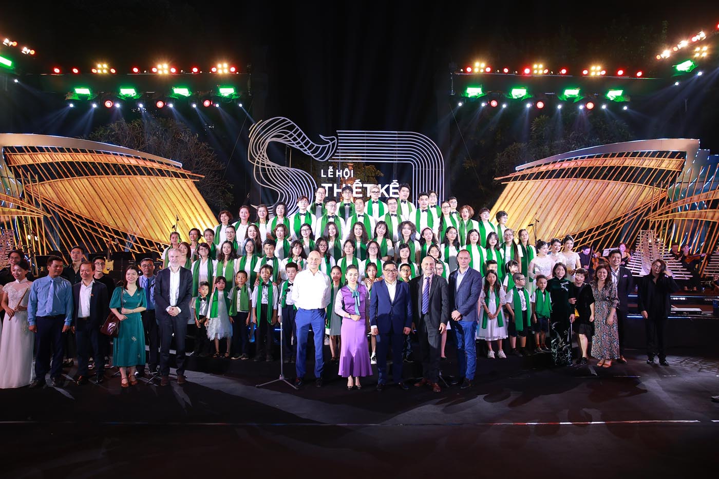 Sự kiện có nhiều nhân vật quan trọng