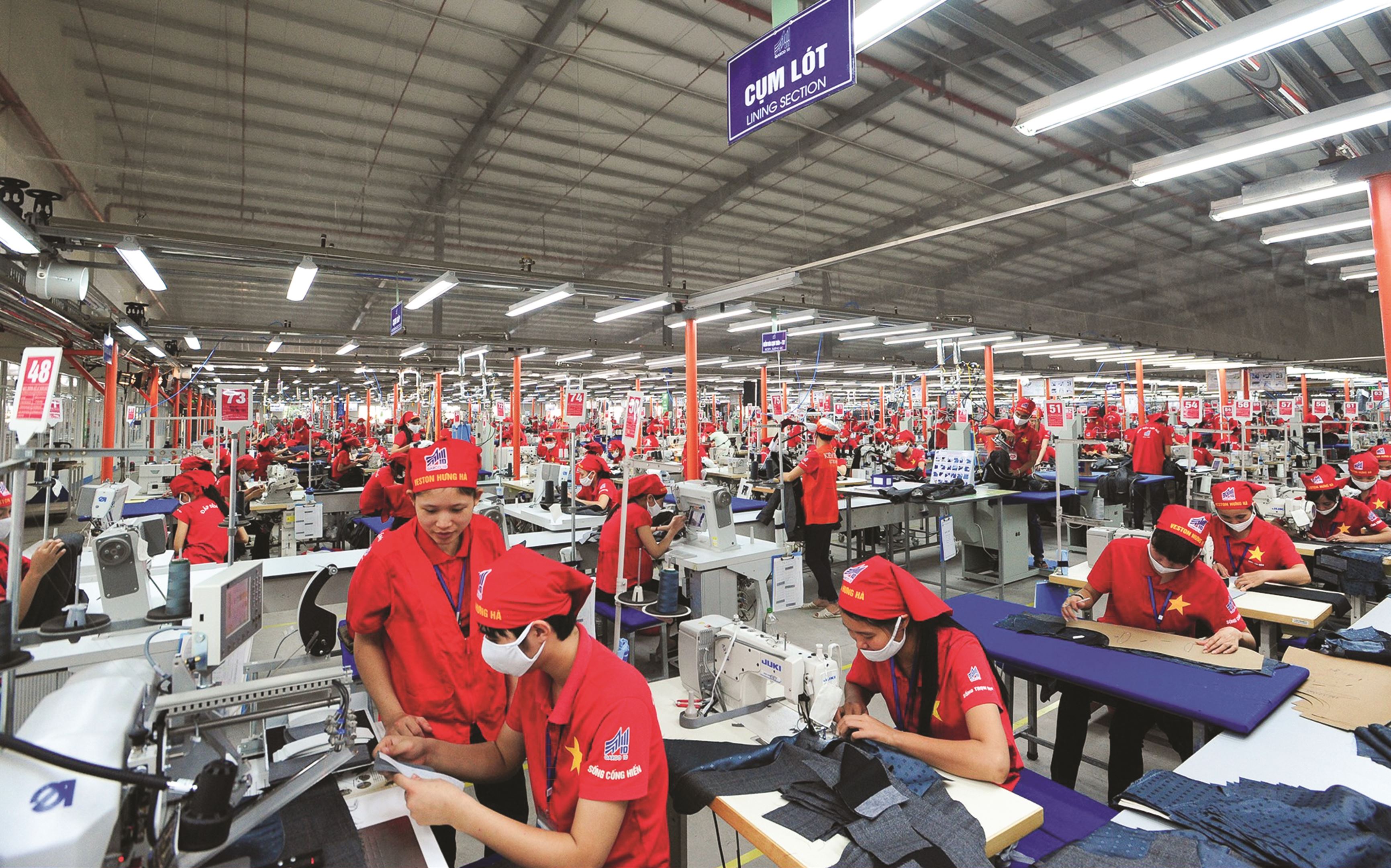 Công Nhân Đông Đúc