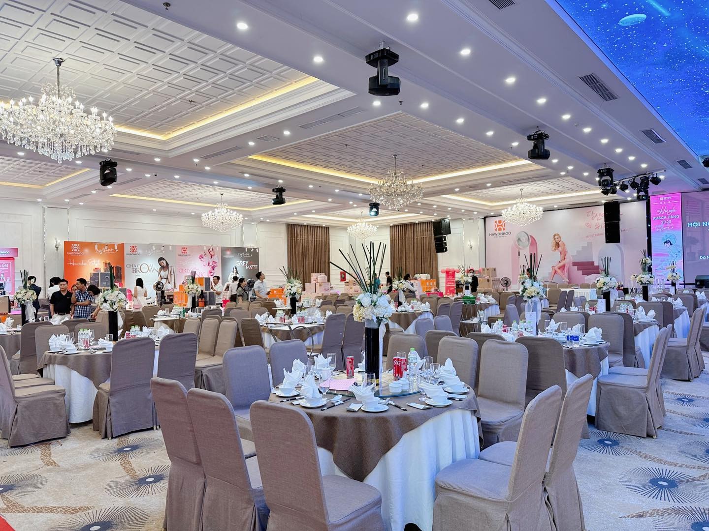 Trung Tâm Tiệc Cưới