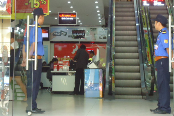 Vai trò của nhân viên bảo vệ trung tâm thương mại