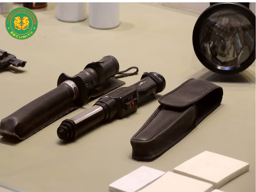 Trường Hợp Nào Nhân Viên Bảo Vệ Được Sử Dụng Công Cụ Hỗ Trợ?