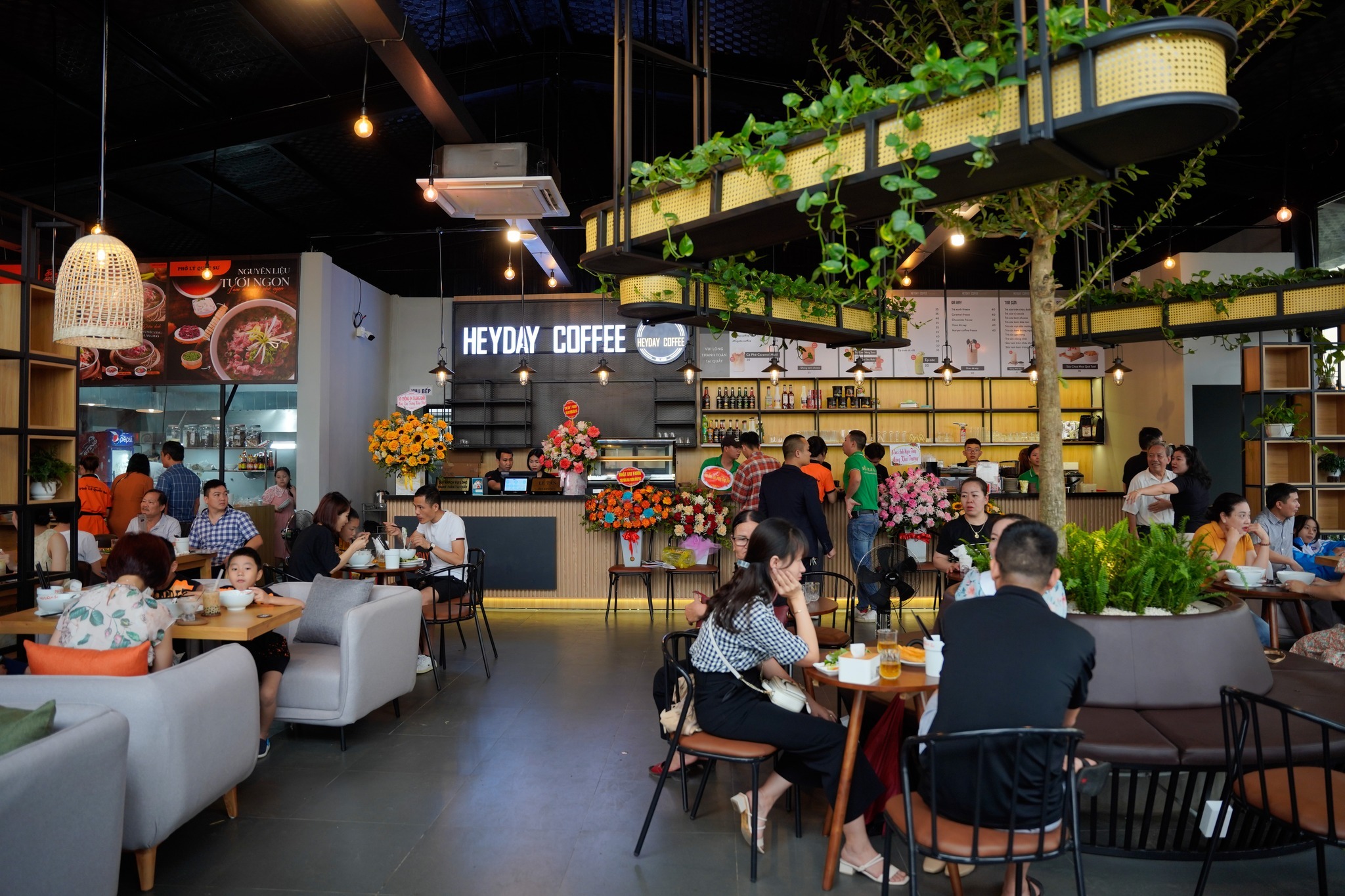 Quán Cafe đông khách